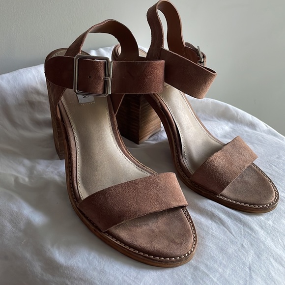 STEVE MADDEN brown block heels - Picture 3 of 4